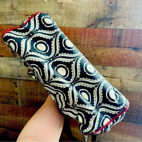 Petunia Pickle Bottom Evening In Islington Boxy Diaper Bag W Crossbody/Wristlet - Picture 6 of 16